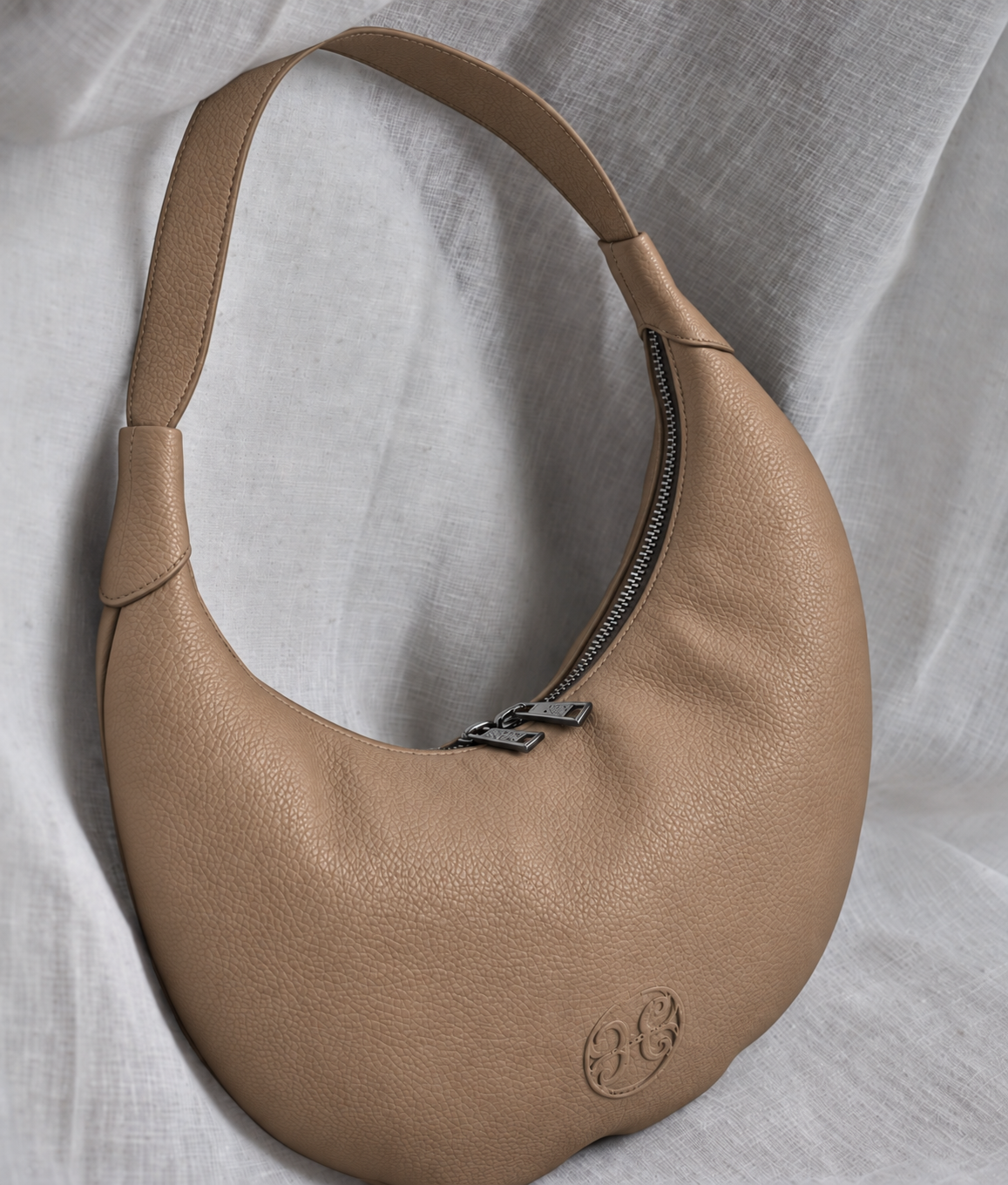 6c6a9fb5-b679-49f1-917d-197412dfcec7 Ophelia Small in Warm Beige Leather - Image 1
